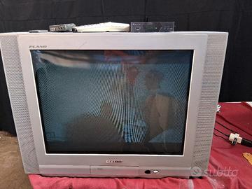 Tv Samsung con decoder e convertitore vga