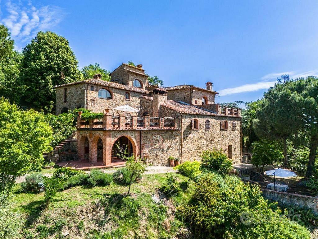 Rustico / Casale di 600 m² con 4 locali e box auto - Vista 3