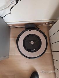 Robot pulizia pavimenti