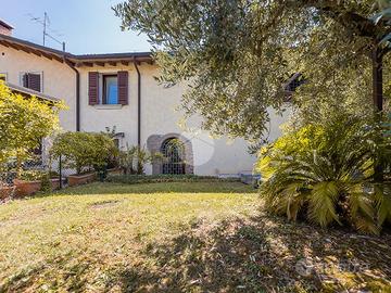 PORZIONE DI BIFAMILIARE A SOMMACAMPAGNA