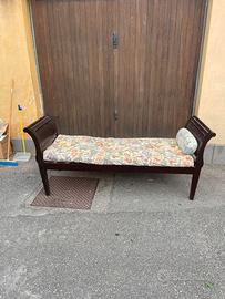 Canapè antico in legno di noce