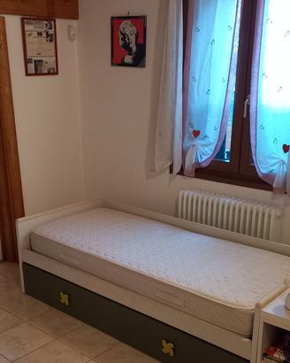 Letto singolo con rete estraibile e materasso