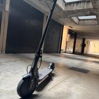 Monopattino elettrico Xiaomi Essential