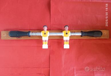 Decorazione o appendiabiti con omini biliardino