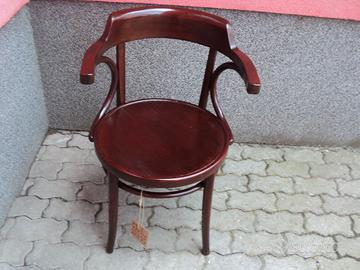 poltrona con braccioli thonet