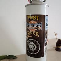 due bottiglie di birra in alluminio 