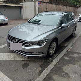 Volkswagen Passat Variant 2.0 TDI DSG Business Blu