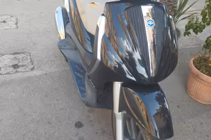 Beverly tourer 300i acc.permuta moto