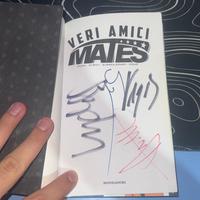 Fumetto mates con firme