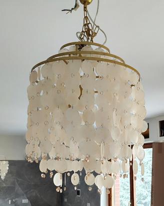 lampadario con pendenti in madreperla 