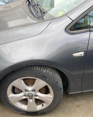 PARAFANGO ANTERIORE SINISTRO OPEL Astra J Sports T