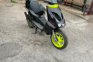 Aprilia sr 50 stealth