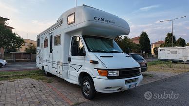 Camper EVM Monoscocca Vetroresina 8m - patente C