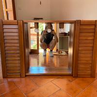 Mobiletto da bagno a parete con illuminazione