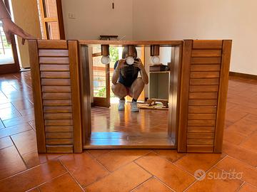 Mobiletto da bagno a parete con illuminazione