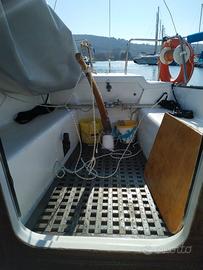 Barca a vela 7 metri con subentro ormeggio