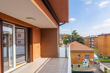 Appartamento di 90 m² con 3 locali e box auto a Mo