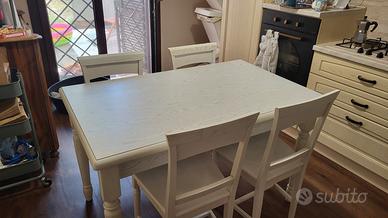 Tavolo allungabile con 4 sedie Creo kitchen