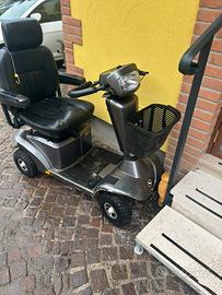 Scooter elettrico per anziani o disabili