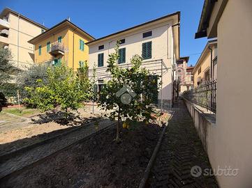 PORZIONE DI BIFAMILIARE A MONTECATINI-TERME