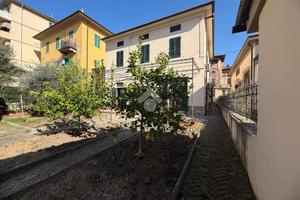 PORZIONE DI BIFAMILIARE A MONTECATINI-TERME