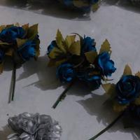 Fiori blu e argento