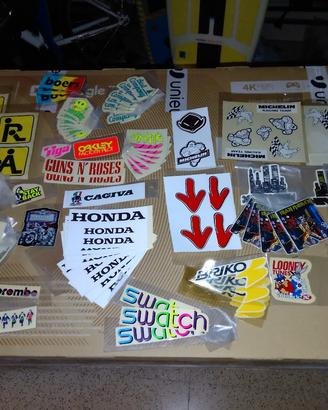 lotto 89 stikers autoadesivi 