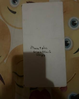 iPhone 8 Plus 256gb color grigio antracite.