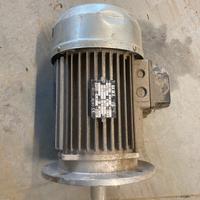 Motore elettrico trifase