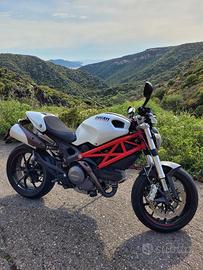 Ducati Monster 796