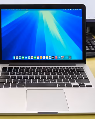 MACBOOK PRO RETINA 13,3" - i5 - 8GB - SSD 256GB!