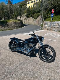 Harley-Davidson Breakout