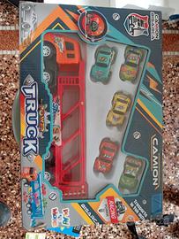 Camion trasporto macchine con macchinine