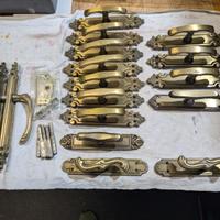 Maniglie ottone varie per finestre