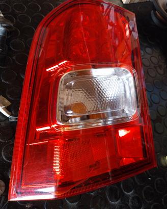 fanale posteriore esterno sx suzuki ignis 2018