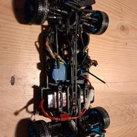 Auto radiocomandata completa di radiocomandata.