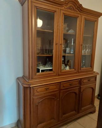 Madia e vetrina in legno