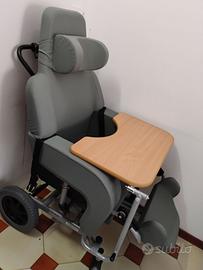 Poltrona anziani - Carrozzina basculante