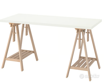 scrivania IKEA con cavalletti