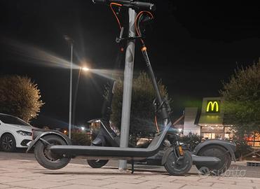 Monopattino elettrico segway ninebot e2 plus e II 