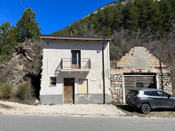 Casa indipendente Ovindoli (Aq)