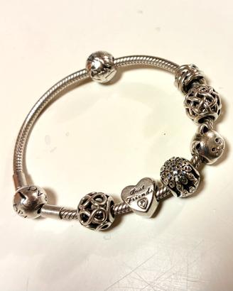 Bracciale Pandora con charms