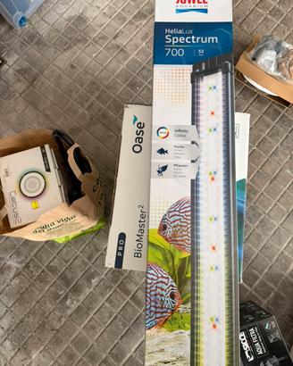Luce HeliaLux spectrum 700 per acquario lido 200