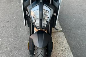 KTM Duke 790