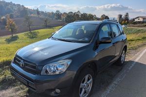 Toyota RAV4 2.2 diesel 4x4 da 136 CV,