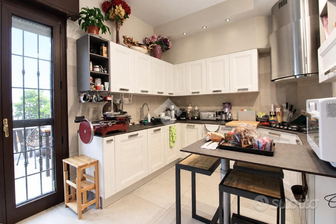 Casa – Serramazzoni, Ligorzano - Altro