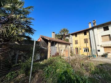 CASA MONOCAMERA ABITABILE CON GIARDINO