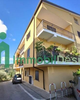 Appartamento di 123 m² con più di 5 locali e box a