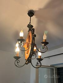 Lampadario in stile rustico legno e ferro
