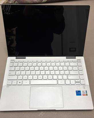 HP Pavilion x360 2in1 14-ek1020nl i7 16gb 512 SSD